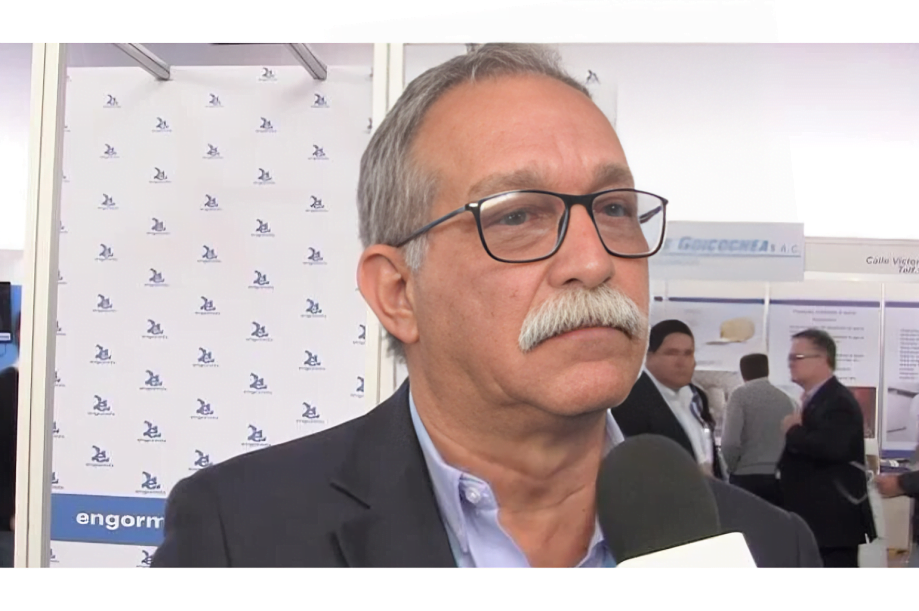 Evaluación del uso de mezclas de humatos de sodio y aceites esenciales como promotores naturales de crecimiento en pollo de engorde.